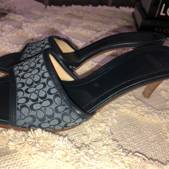 Coach sandals. - Picture 4 of 5